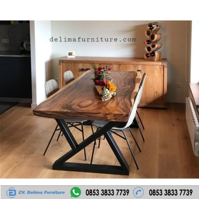 Meja Kayu Solid Utuh