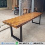 Meja Makan Kayu Tanpa Sambung