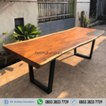 Meja Kayu Trembesi Utuh 1 Lembar