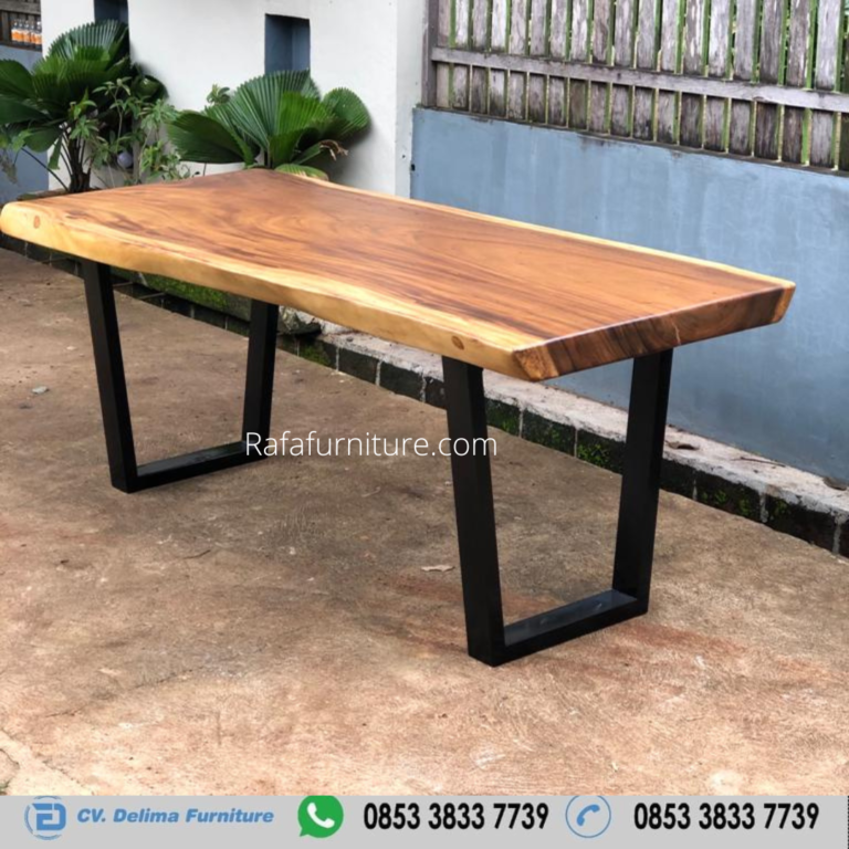 Meja Makan Kayu Solid Kaki Besi